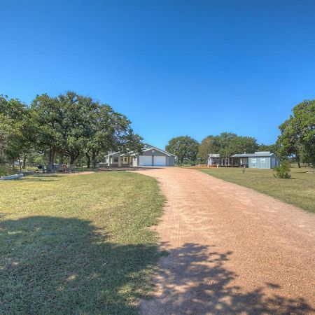 Grey Haus Casita-Peaceful Hill Country Views! Villa Fredericksburg Exteriör bild